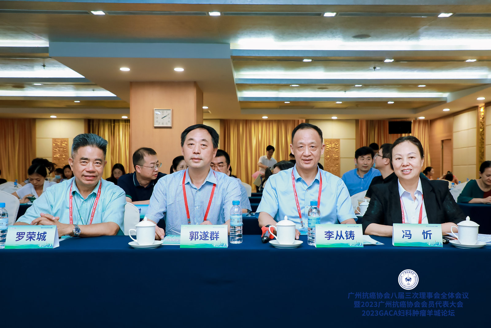 ny21_225178.jpg 21 婦科現(xiàn)場(chǎng).jpg